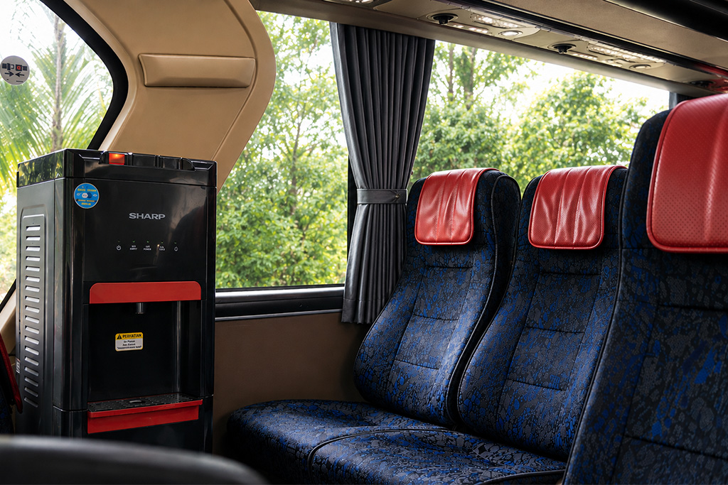 Interior Medium Bus 1