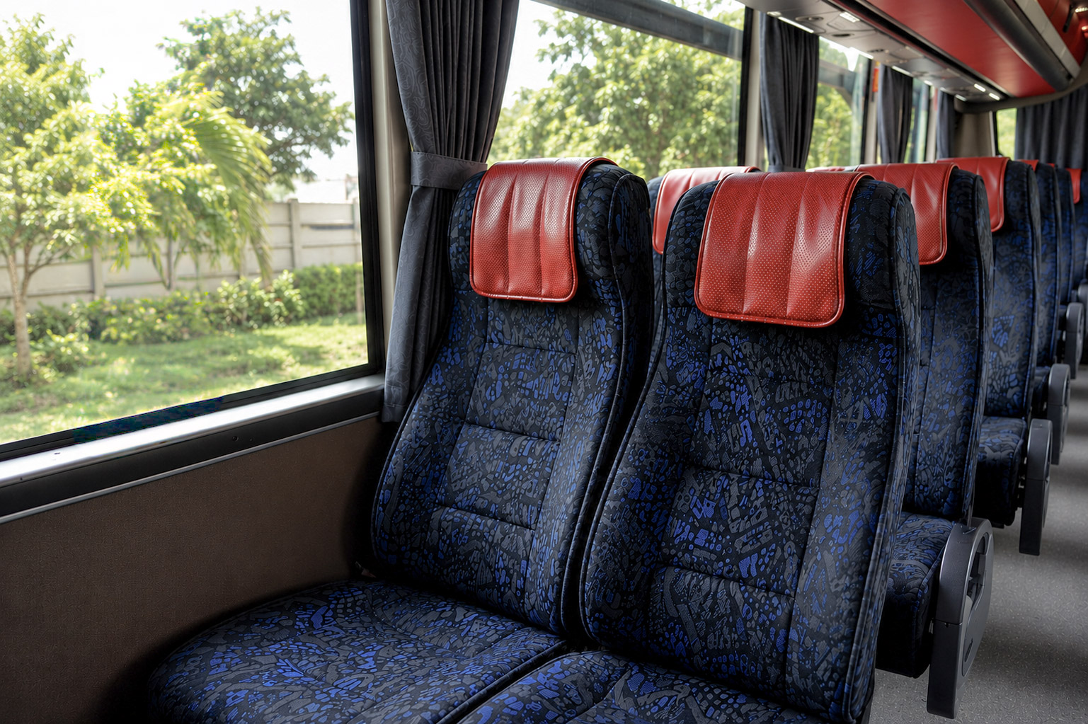 Interior Medium Bus 5